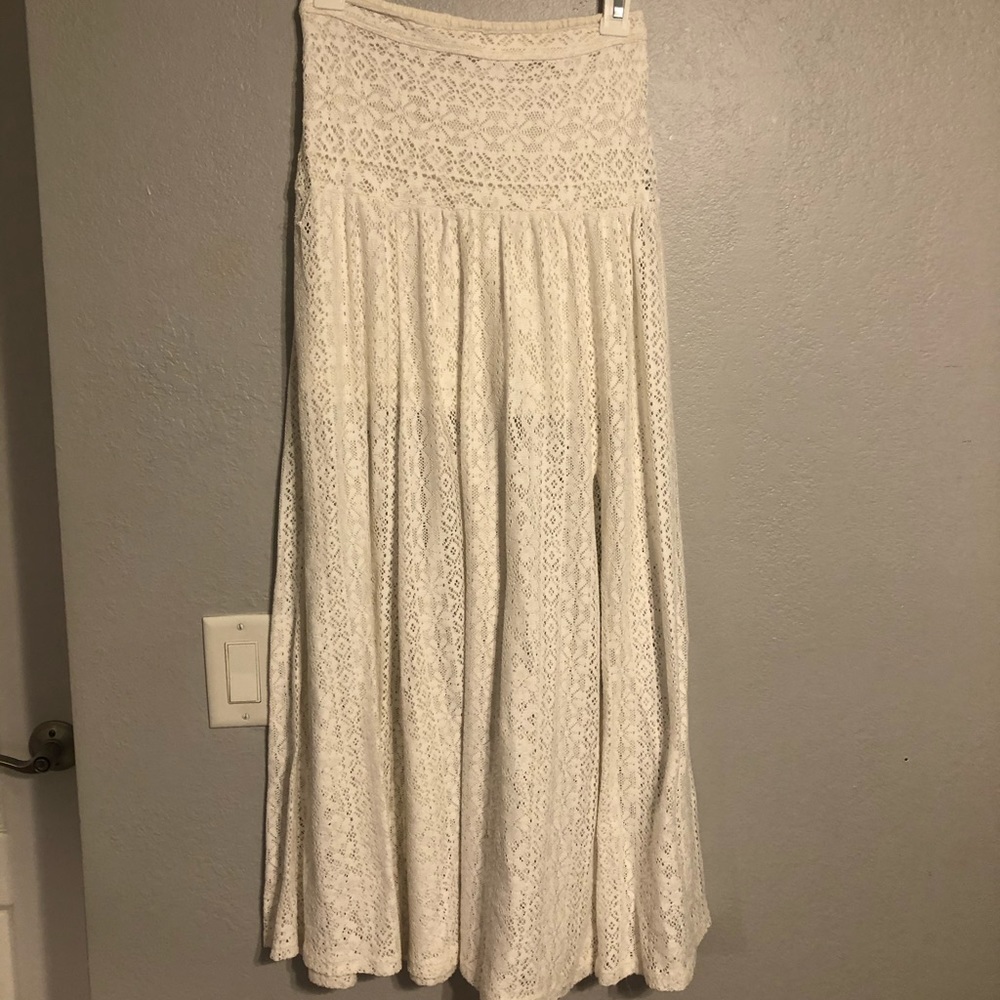 Holler lace skirt
